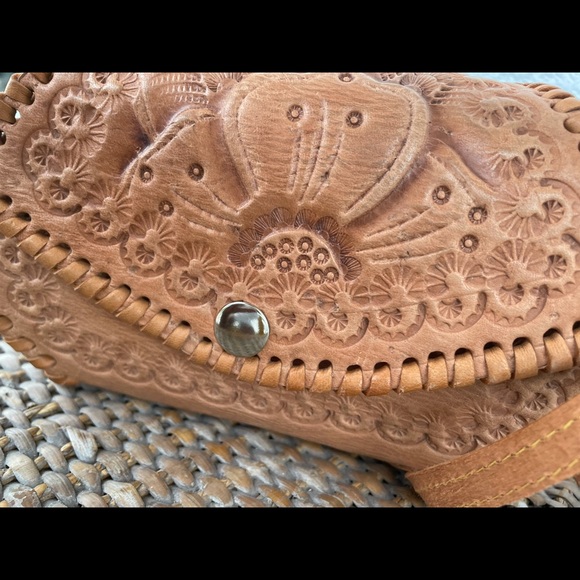 Authentic Rustic crossbody - Picture 5 of 5